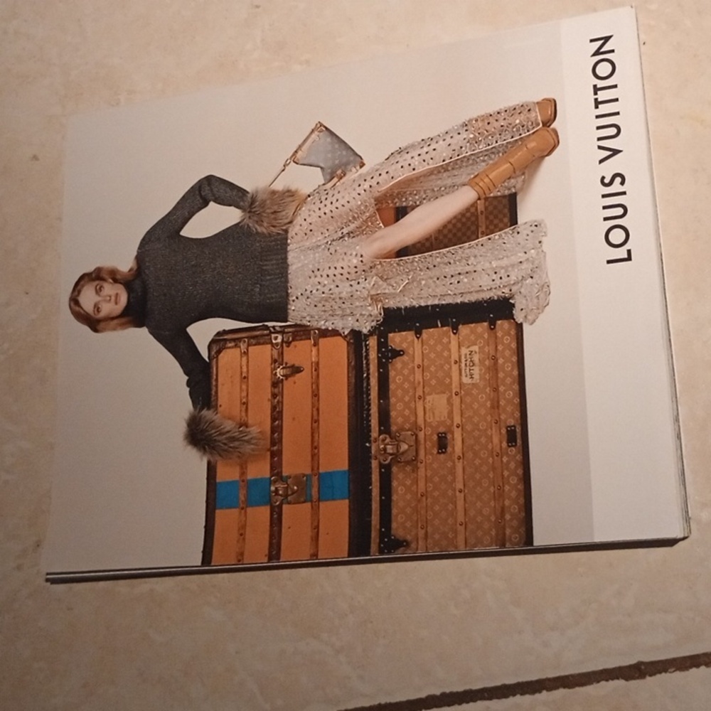 Magazine - Picture 2 of 3